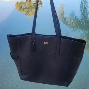 Michael Kors EUC like new large leather tote